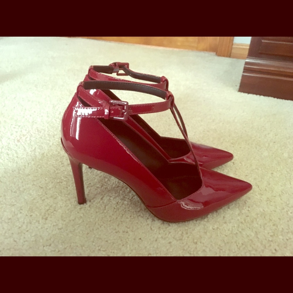 Patent Calvin Klein T-Strap Heels